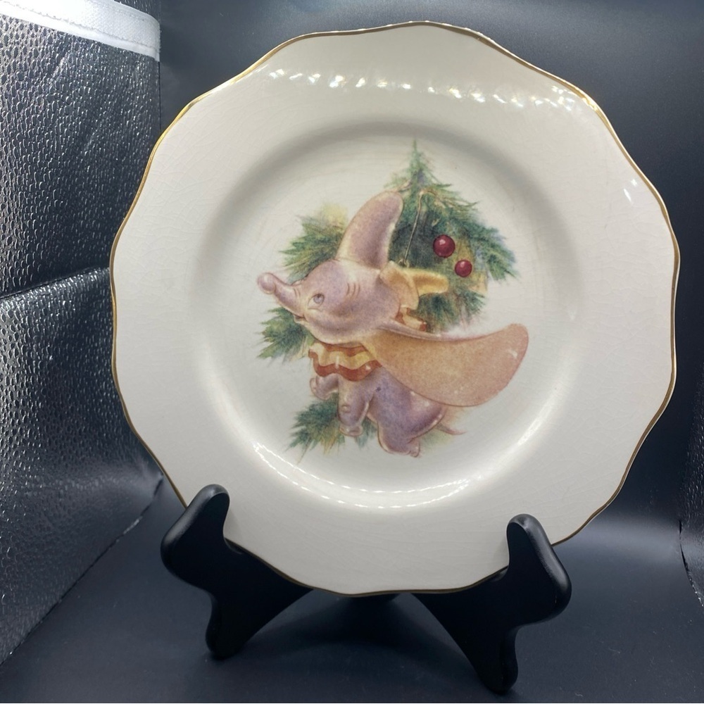 Disney‎ Direct VTG RARE Holiday Lunch/ Salad 8 5/8” Plate Retired Dumbo